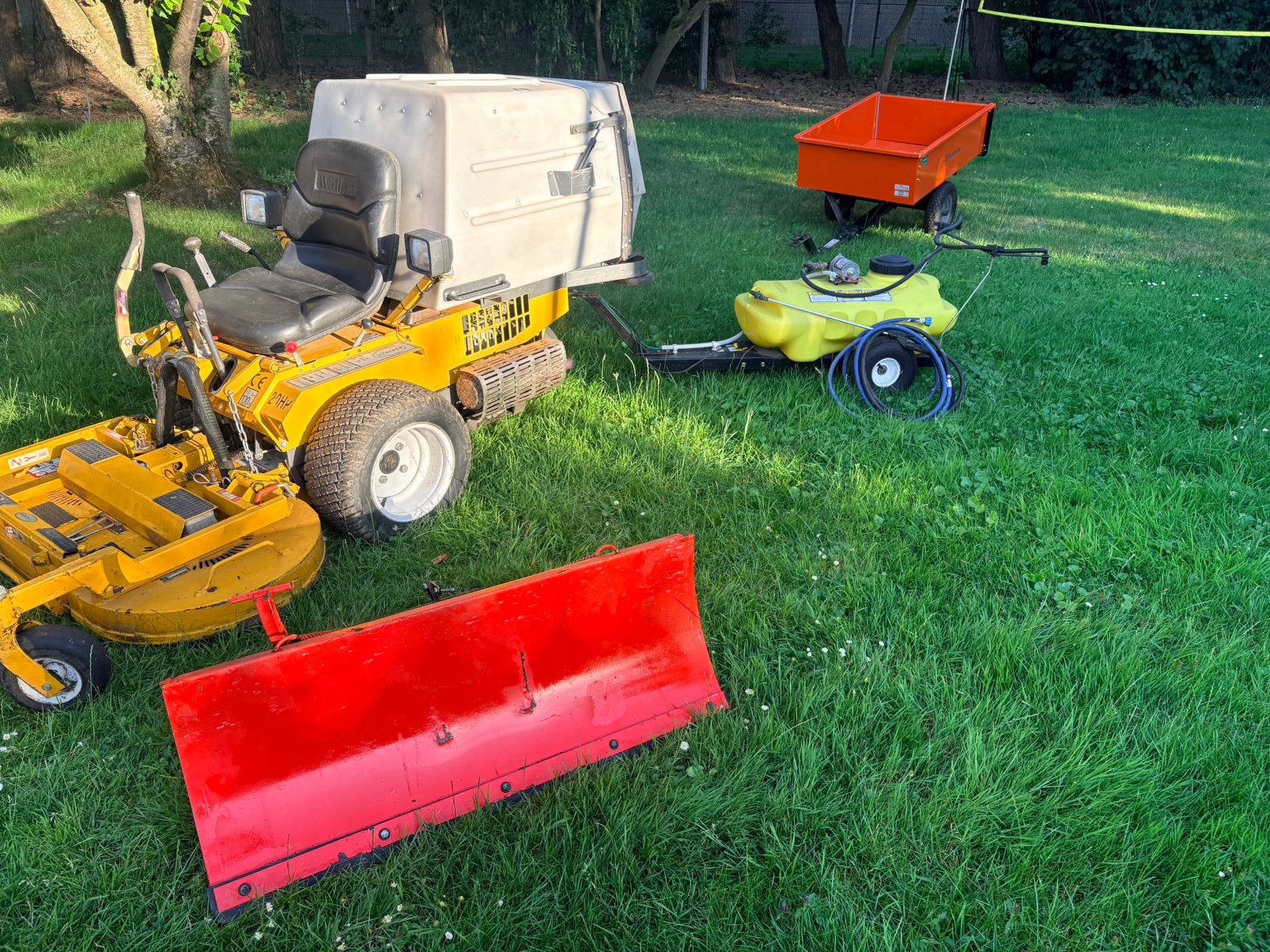 Walker zitmaaier incl toebehoren, Tuin en Terras, Grasmaaiers, Ophalen, Gebruikt, Benzine-grasmaaier, Opvangbak