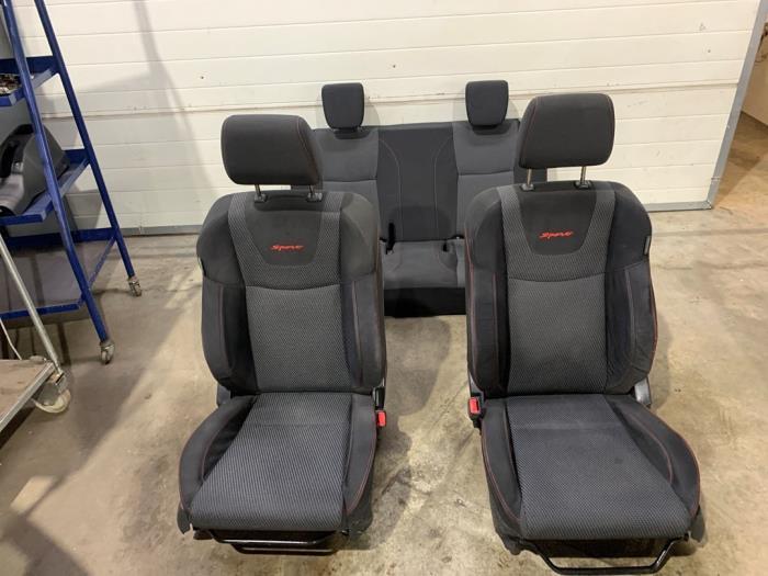 Kit revêtement (complet) d'un Suzuki Swift, -, 3 mois de garantie, Utilisé, -