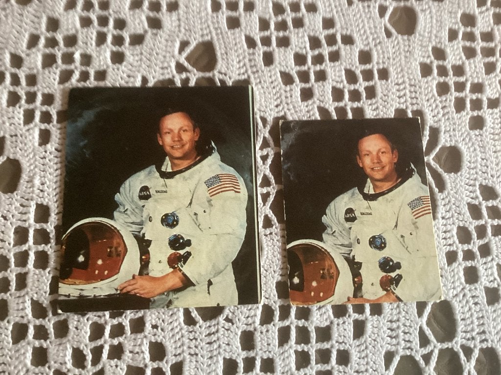 2 prenten chromos kaartjes NEIL ARMSTRONG VAN RIZLA EN KNORR, Collections, Photos & Gravures, Enlèvement ou Envoi, Utilisé