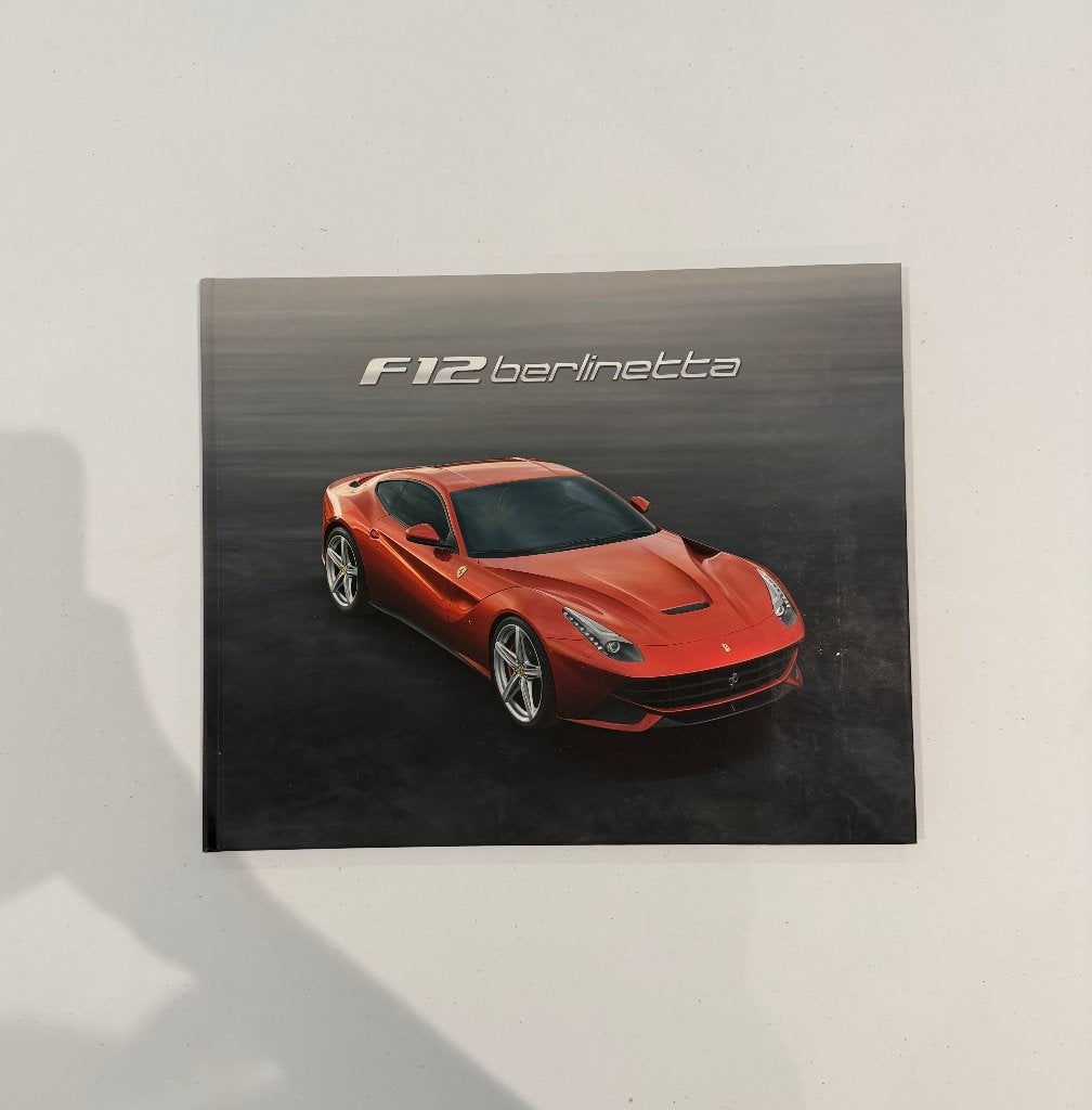 Officiële Ferrari F12berlinetta Dealerboek, Boeken, Auto's | Boeken, Ophalen of Verzenden, Ferrari