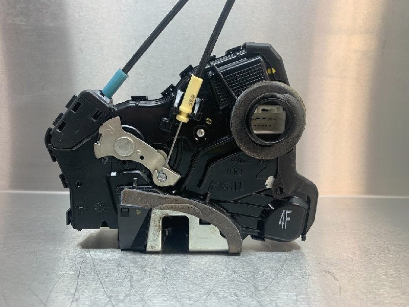 SERRURE DE PORTE RODS AVANT DROIT Toyota Verso (|VERSO|), Utilisé, Toyota