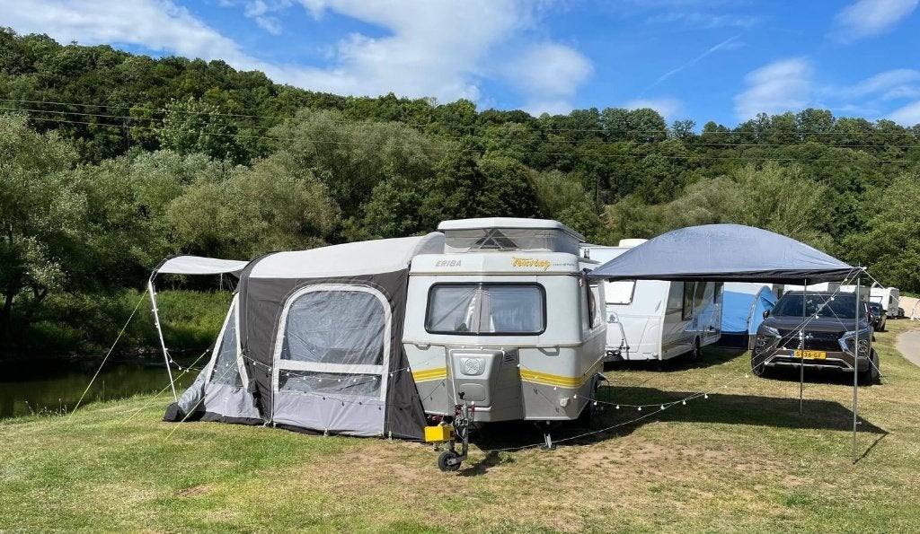 🔆🔆🔆 Caravane Eriba pour 2 personnes à louer/-750 kg 🔆🔆, Poêle, Jusqu'à 4 m, Coin salon convertible, Particulier