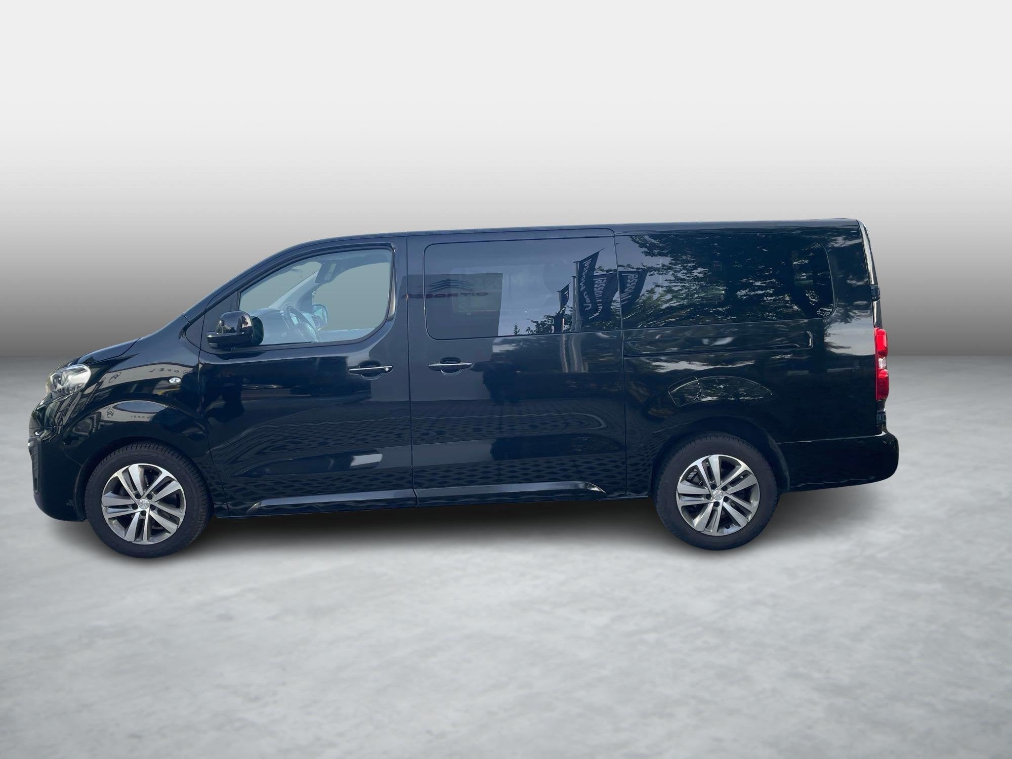 Peugeot Expert Long DC L3 2.0 BlueHDi 180 EAT8, 177 ch, 4 portes, Entreprise, Entretenue par le concessionnaire
