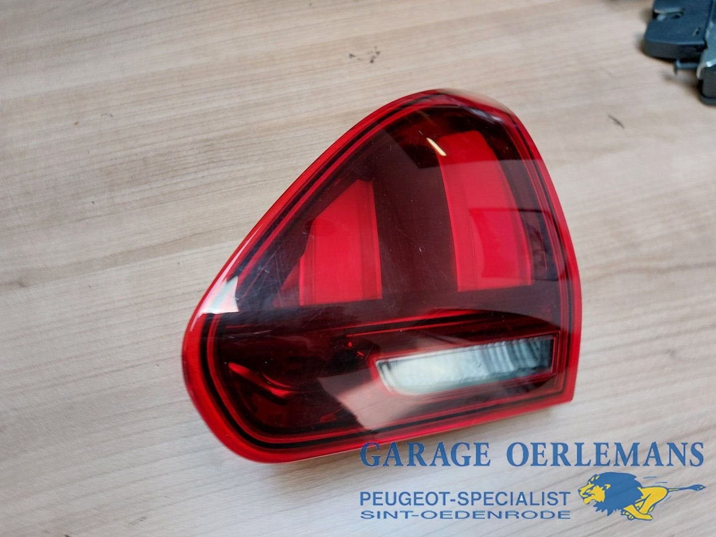 achterlicht rechts in achterklep peugeot 2008 9814757280, Auto-onderdelen, Verlichting, Gebruikt, -, -, ARN erkend