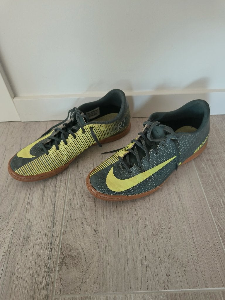 Grijze Mercurial Nike Zaalvoetbalschoenen - Maat 45 (30cm), Ophalen, Overige kleuren, Sportschoenen, Nike
