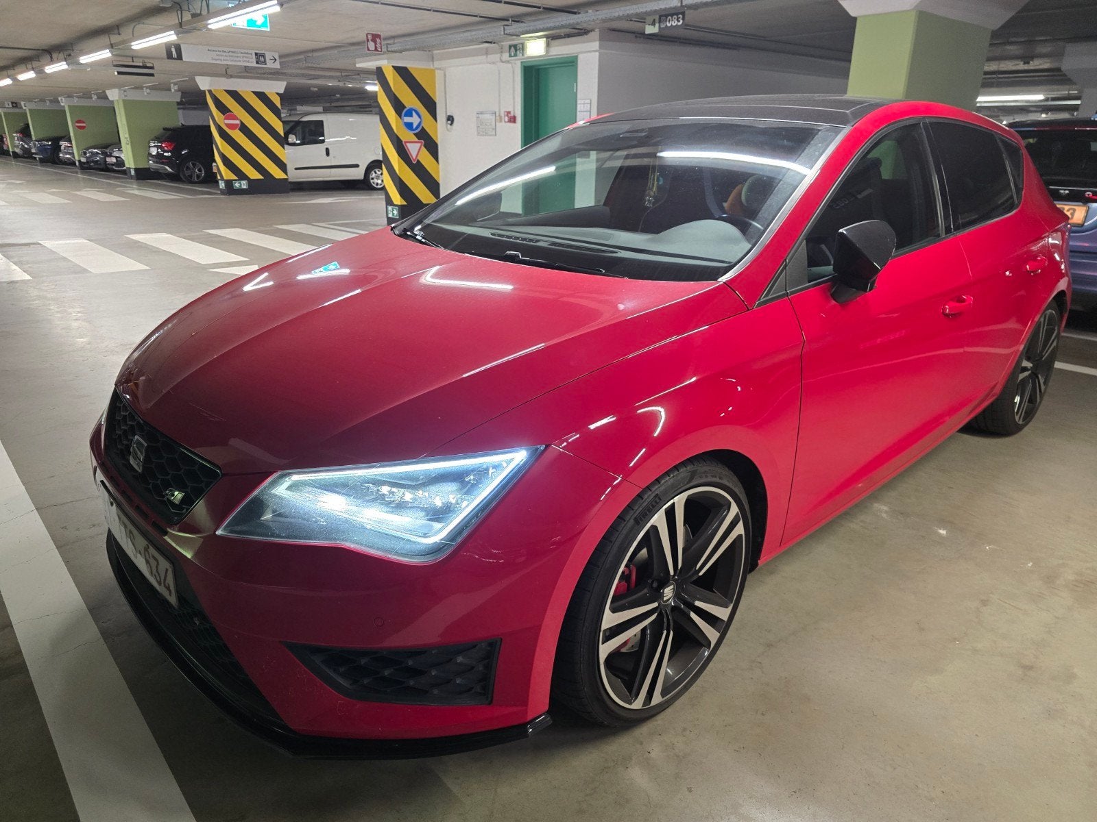 Seat Leon Cupra 290, Auto's, Dealer onderhouden, 4 cilinders, 1984 cc, Leon