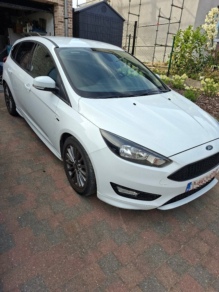 Ford focus st-line, Stof, Zwart, Wit, 5 deurs