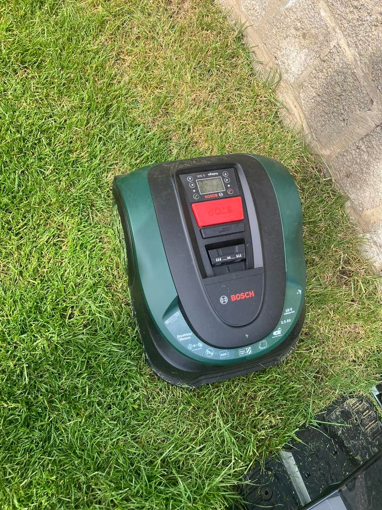 Bosch Indego S 500 robotmaaier & overkapping, Tuin en Terras, Ophalen, Zo goed als nieuw