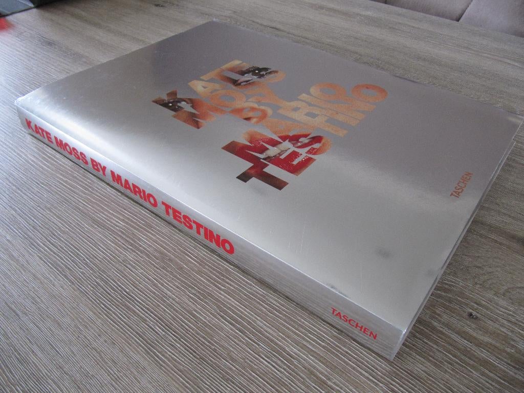 TASCHEN Kate Moss by Mario Testino Edition of 1500, Boeken, Fotografie algemeen, Taschen, Ophalen, Gelezen