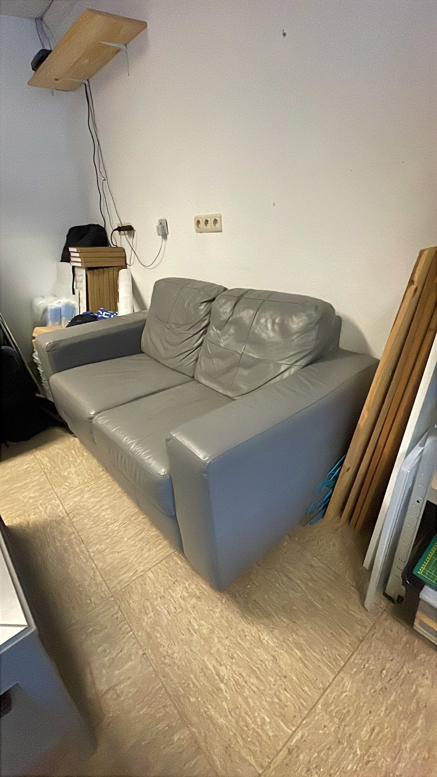 Canapé 2 places en cuir gris, Moins de 150 cm, Enlèvement, Utilisé, Cuir