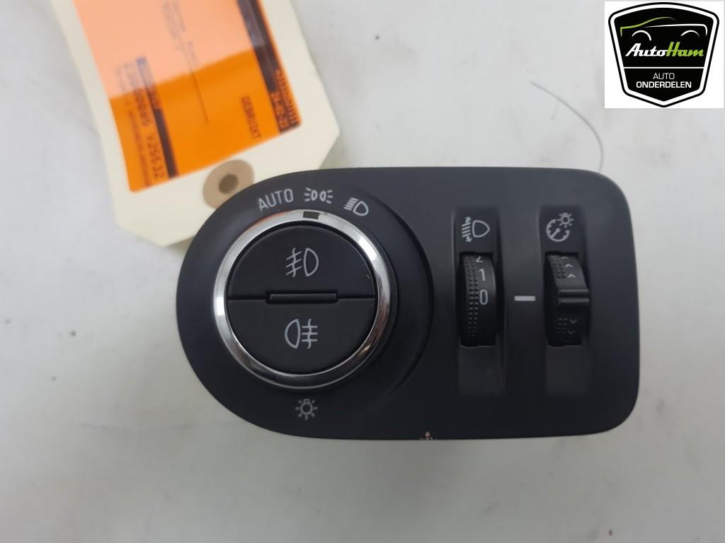 LICHTSCHAKELAAR Opel Astra K Sports Tourer (07-2014/12-2022), Gebruikt, Opel