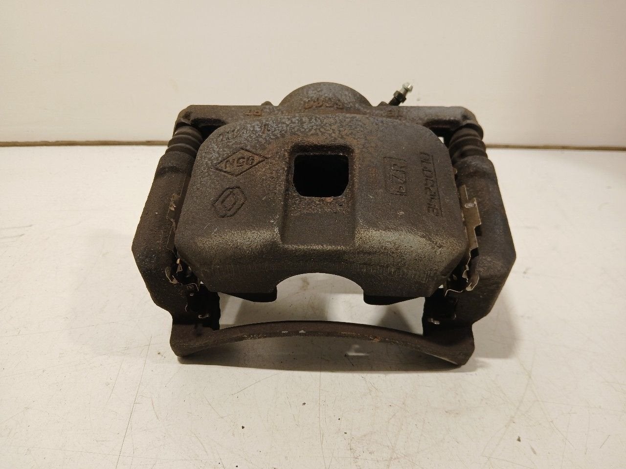 Remklauw links voor Renault Grand Scénic, Onderdelen@venauto.nl, Van der Ven Autorecycling B.V., Gebruikt, Ettenseweg 76, 4706 PB Roosendaal, The Netherlands