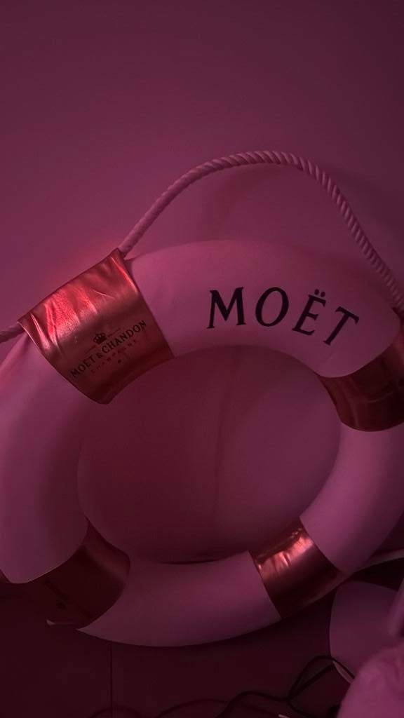 Redding boei moët&chandon, Huis en Inrichting, Ophalen of Verzenden, Zo goed als nieuw
