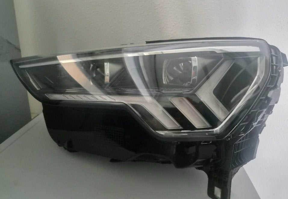 Phare avant gauche complet LED pour Audi Q3 SQ3 RSQ3 83A 83A, Autos : Pièces & Accessoires, AUDI AG, Auto-Union-Strasse 1
85045  Ingolstadt, DE