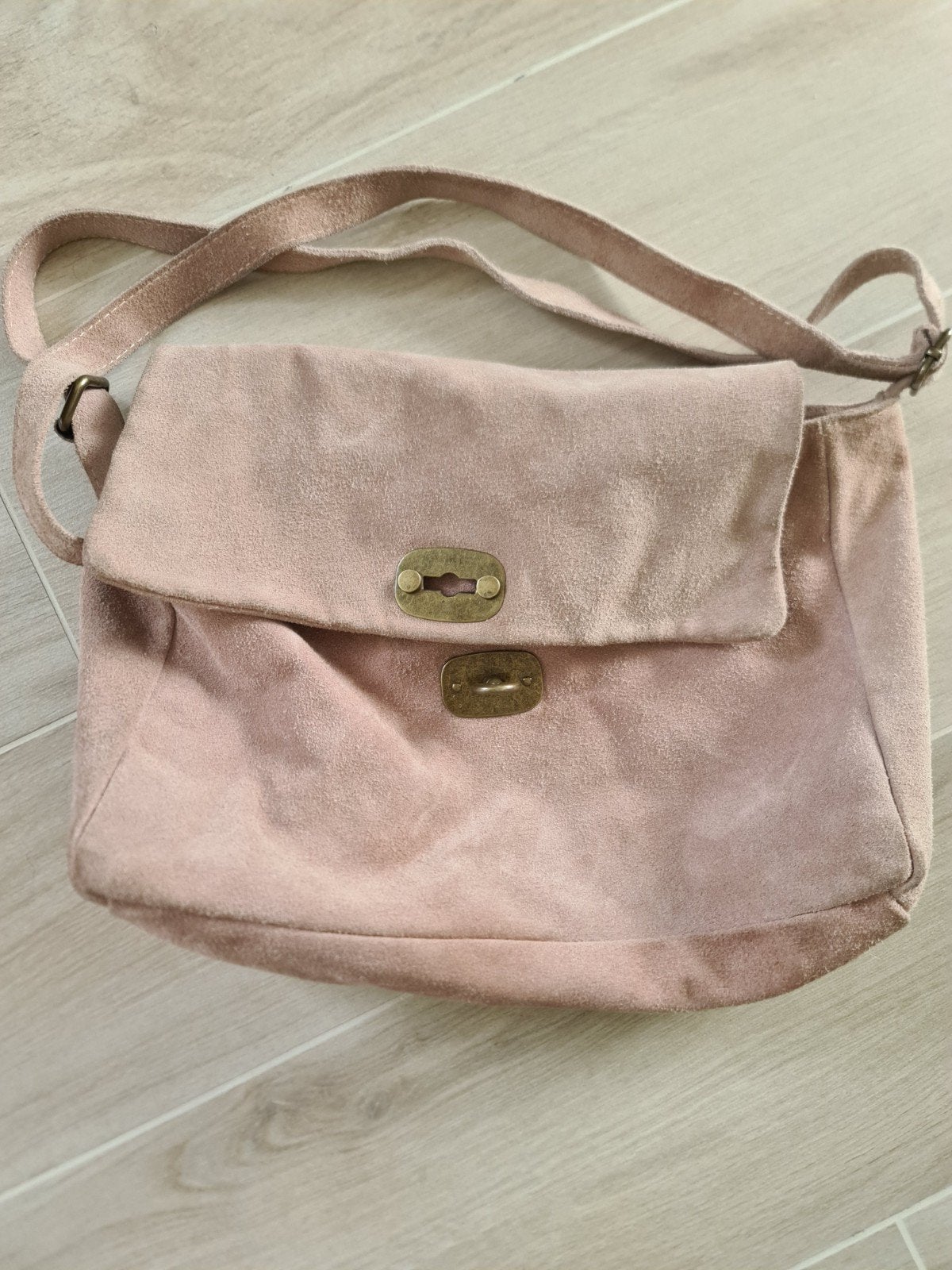 Roze lederen tas (Spanje), Computers en Software, Laptoptassen, Ophalen, Roze