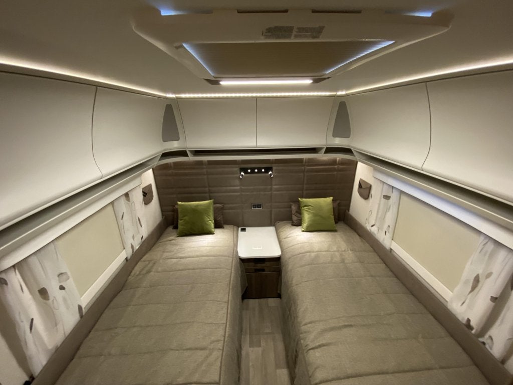 Kabe Ametist 560 GLE, 6 à 7 mètres, Entreprise, Kabe, Banquette en rond