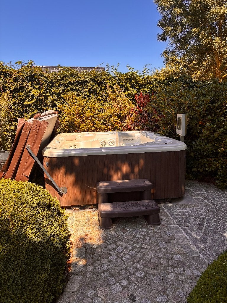 Jacuzzi, Tuin en Terras, Ophalen, Gebruikt, Afdekzeil, Vast