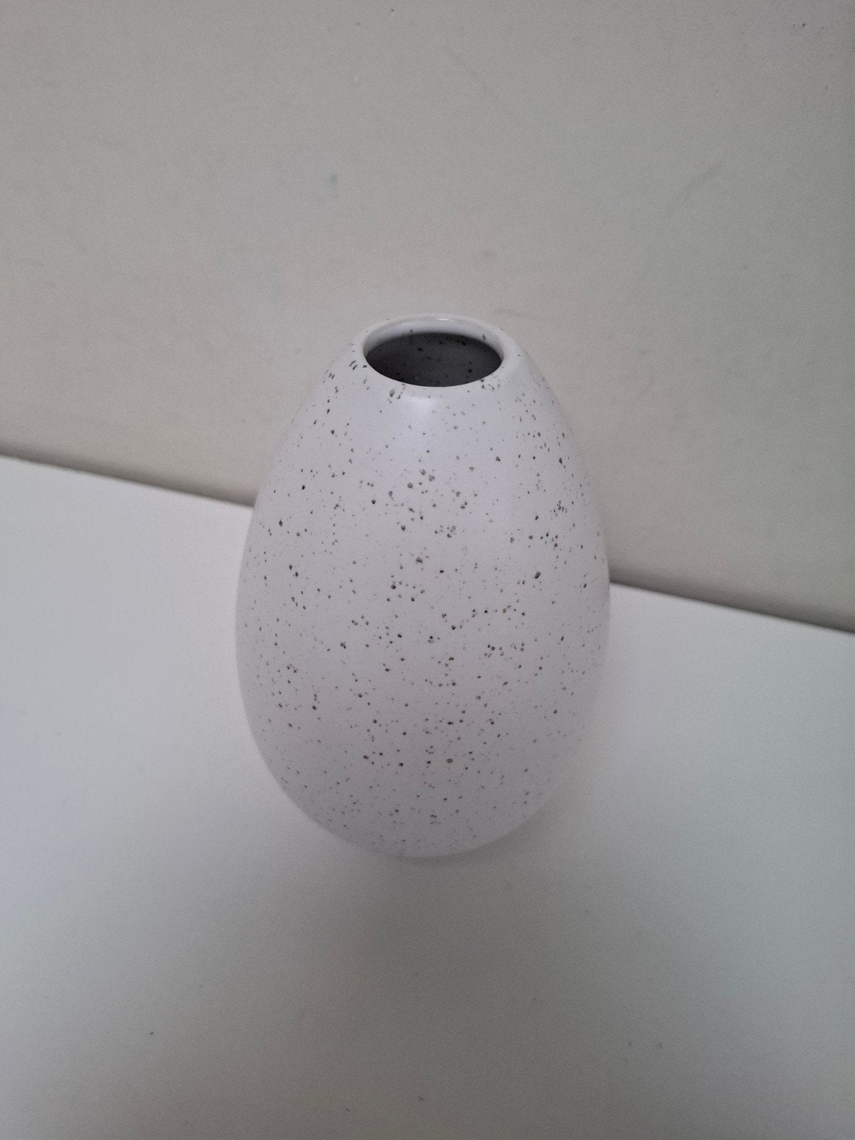 Klein vaasje Hema, Maison & Meubles, Accessoires pour la Maison | Vases, Enlèvement ou Envoi, Pierre/céramique, Blanc, Convient pour fleurs séchées