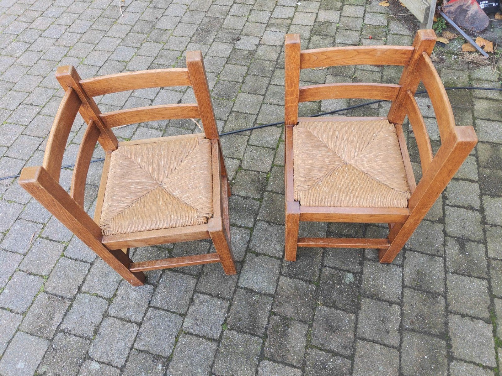 2 houten hoekstoelen met gevlochten zitting – set van 2, Antiek en Kunst, Ophalen