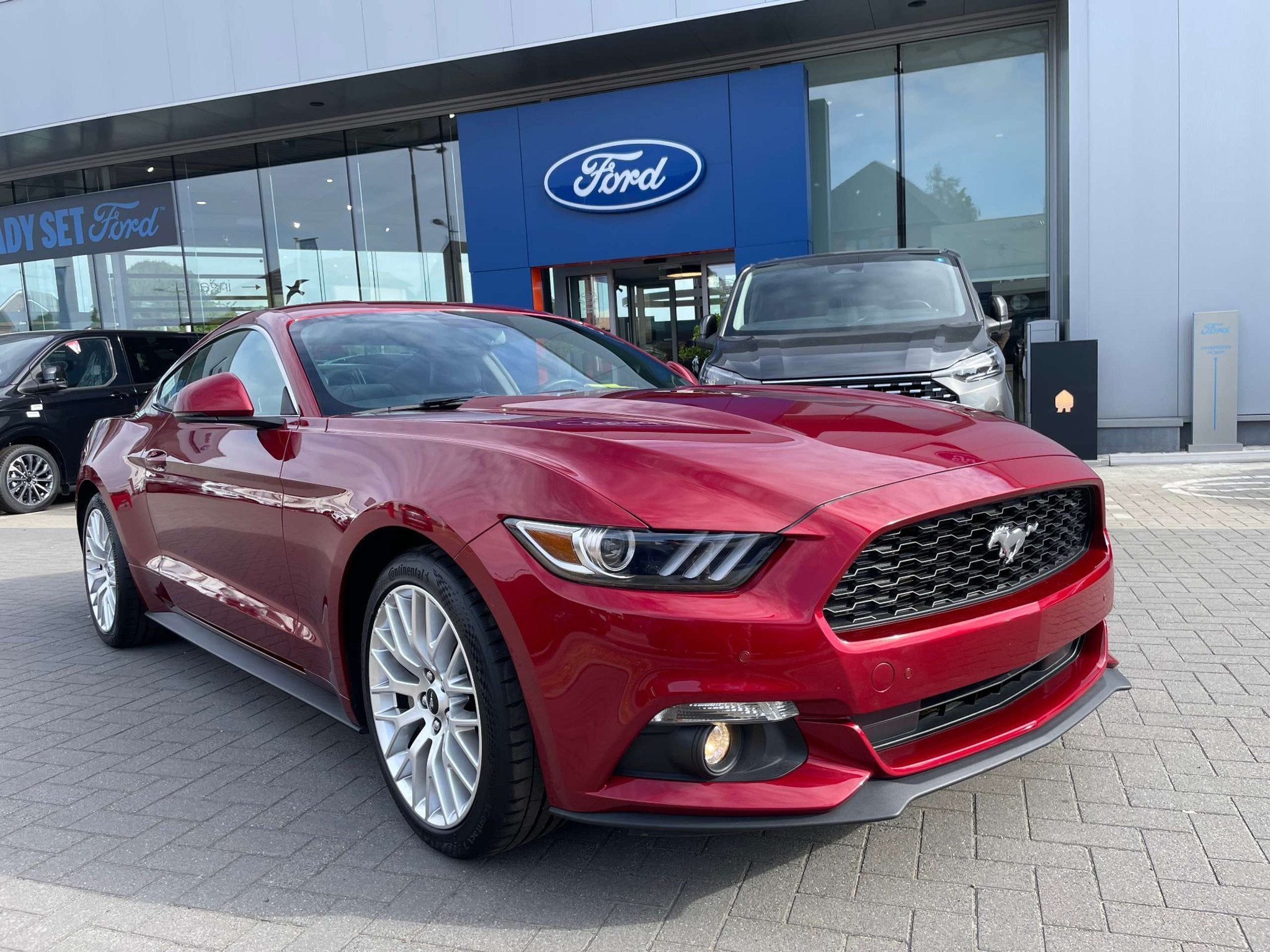 Ford Mustang 2.3i Ecoboost 317PK Fastback Automaat, Auto's, Automaat, 4 zetels, Gebruikt, 233 kW