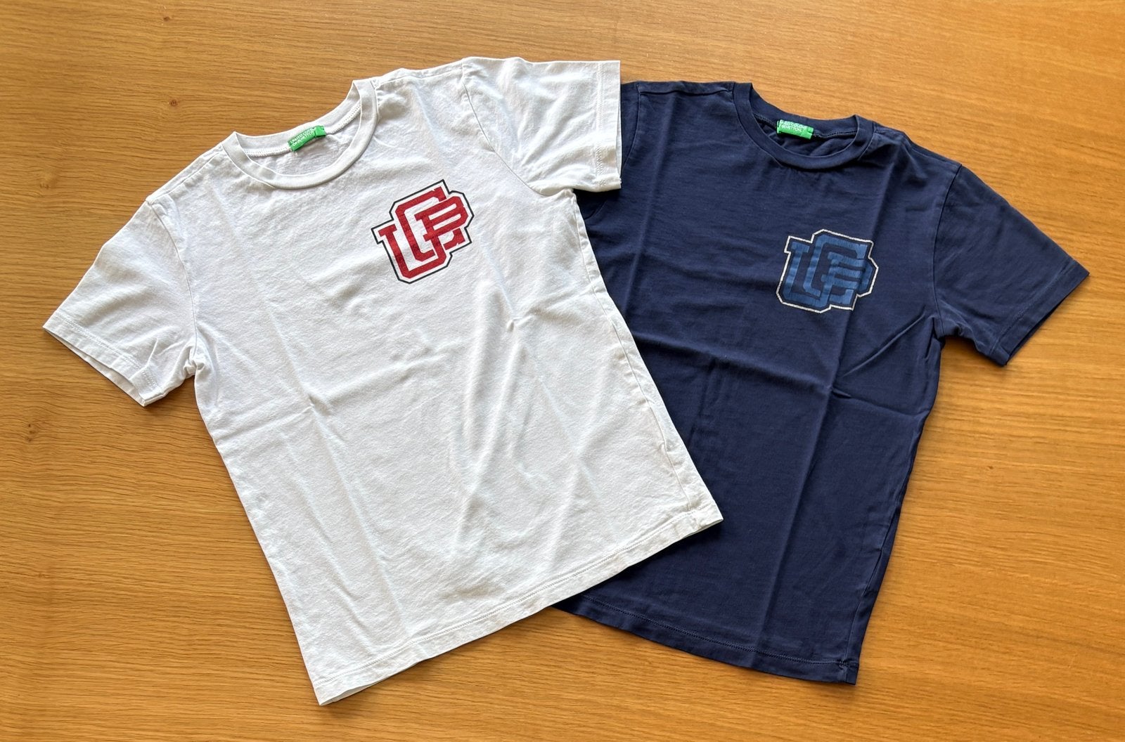 Lot de 2 t-shirts blanc & bleu marine BENETTON - 11 ans - 5€, Enfants & Bébés, Vêtements enfant | Taille 146, Enlèvement ou Envoi