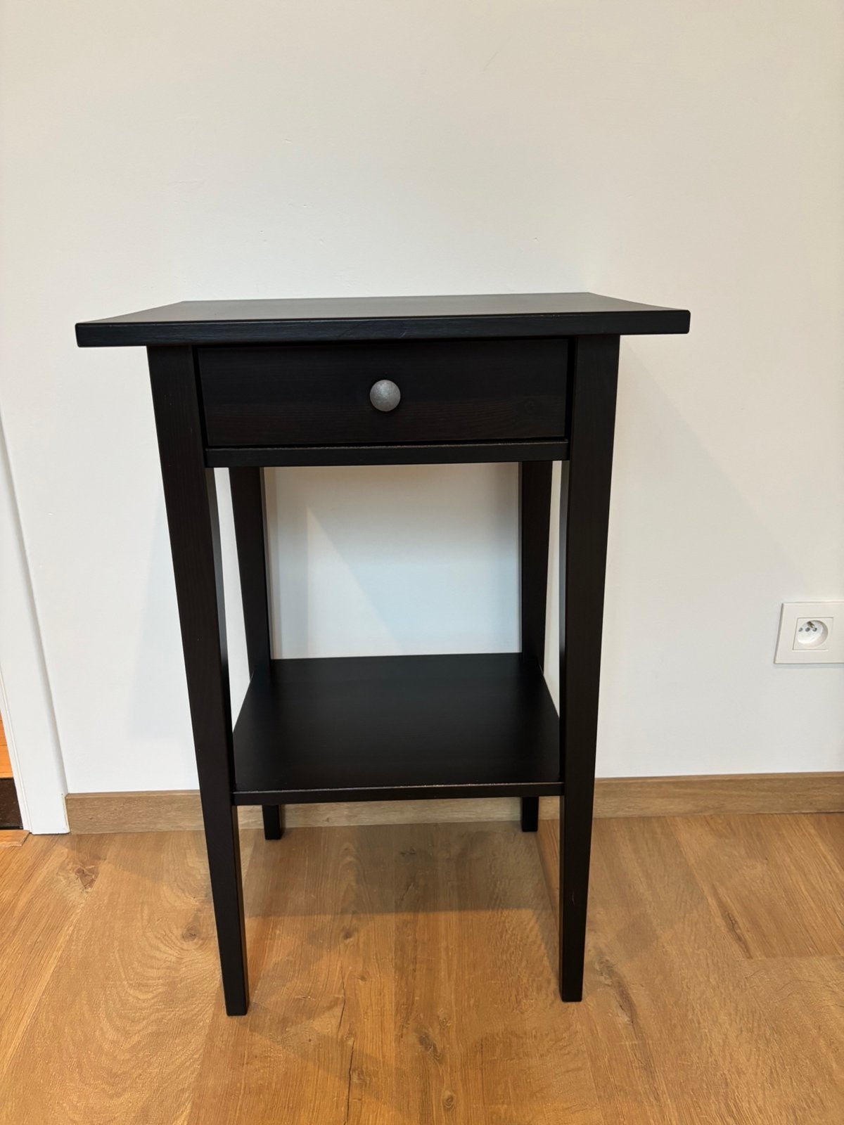 Ikea Hemnes nachtkastje, Huis en Inrichting, Ophalen, Zo goed als nieuw, 45 tot 65 cm, 70 cm of meer