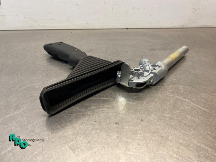 Tendeur de ceinture gauche d'un Nissan Qashqai (Qashqai 07-), -, 3 mois de garantie, Utilisé, -