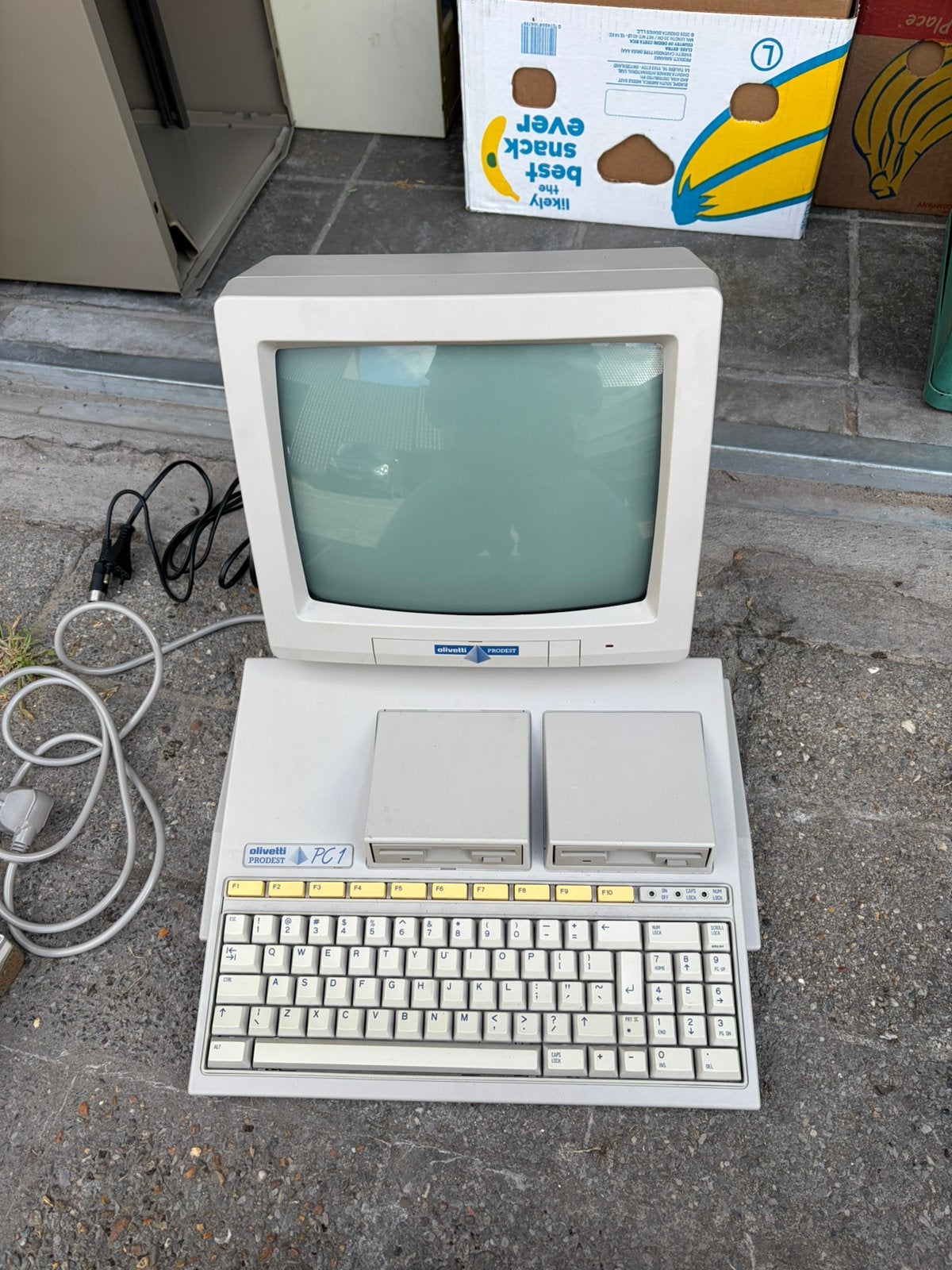Olivetti pc 1, Ophalen