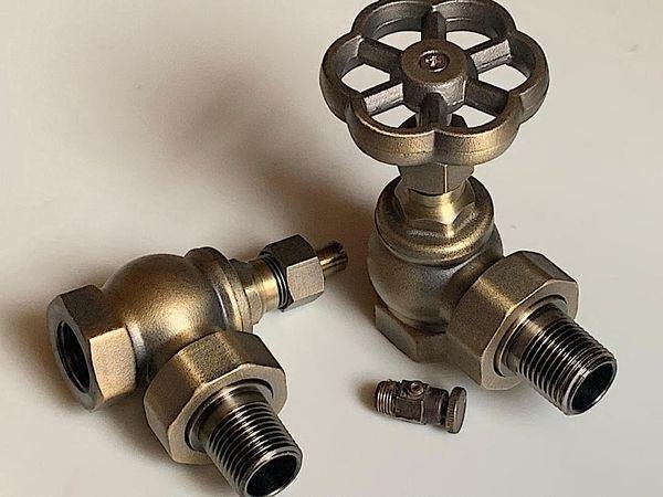 Kit robinet neuf industriel radiateur fonte a eau chaude, Envoi