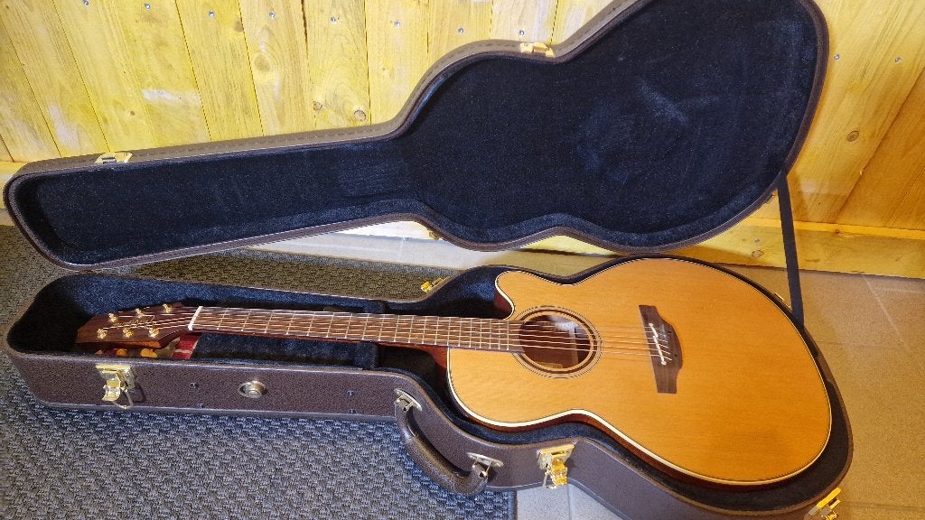 Takamine P3NC Pro Series Japan CT4BII neuf + étui d’origine, Musique & Instruments, Instruments à corde | Guitares | Acoustiques