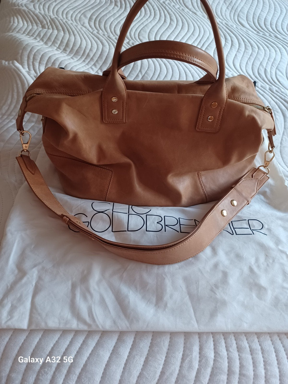GOLDBRENNER Clio Grand sac fauve siglé, Envoi