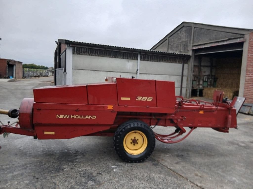 Balenpres New Holland 386, Zakelijke goederen, Ophalen, Akkerbouw, Oogstmachine