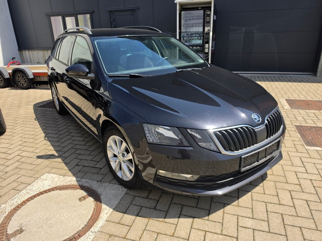 Skoda Octavia - Boîte automatique - Apple Carplay - Navi, Autos, Skoda, Achat, Euro 6, 103 g/km, Entretenue par le concessionnaire