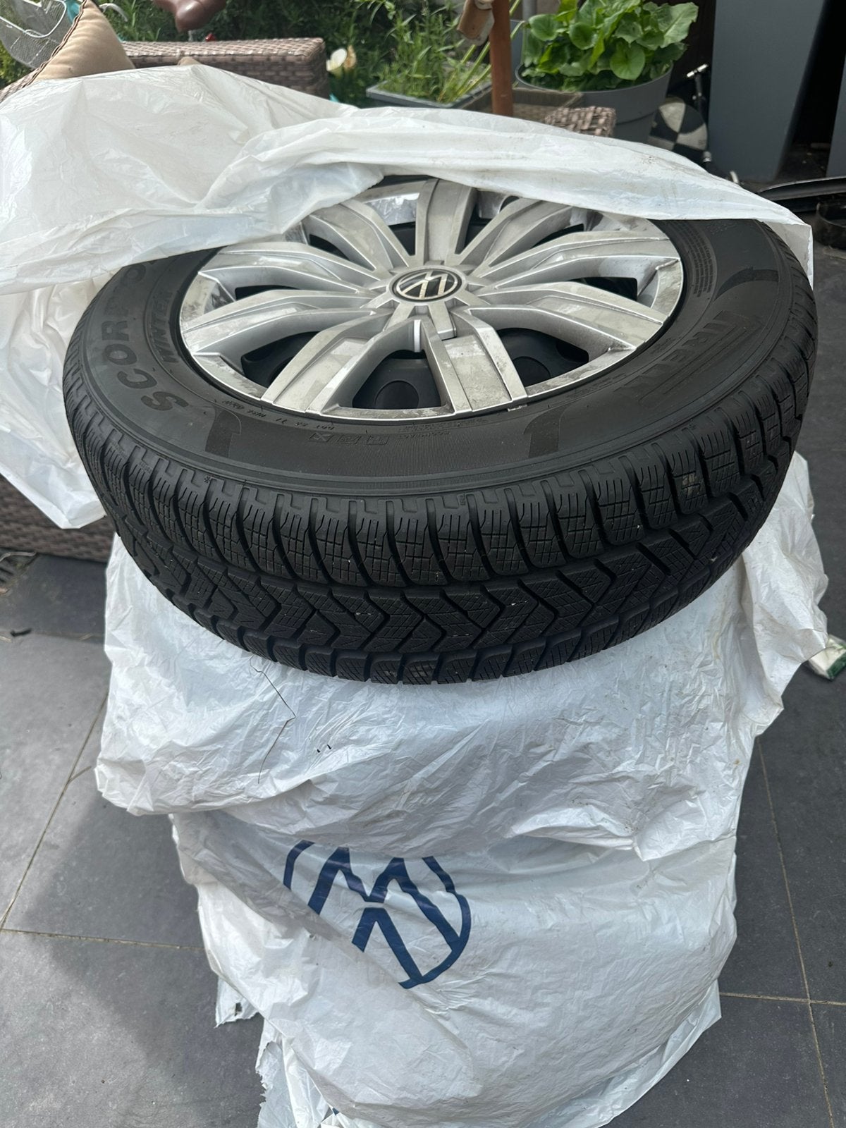 4 banden voor volkswagen tiguan, Ophalen, Zo goed als nieuw