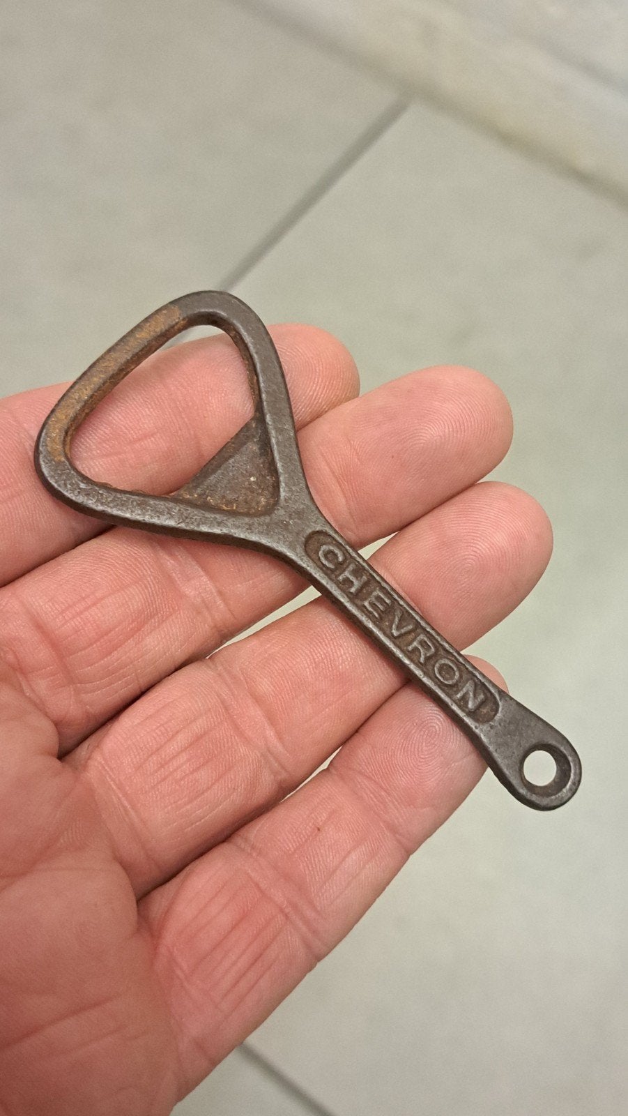Chevron flessenopener vintage, Ophalen of Verzenden