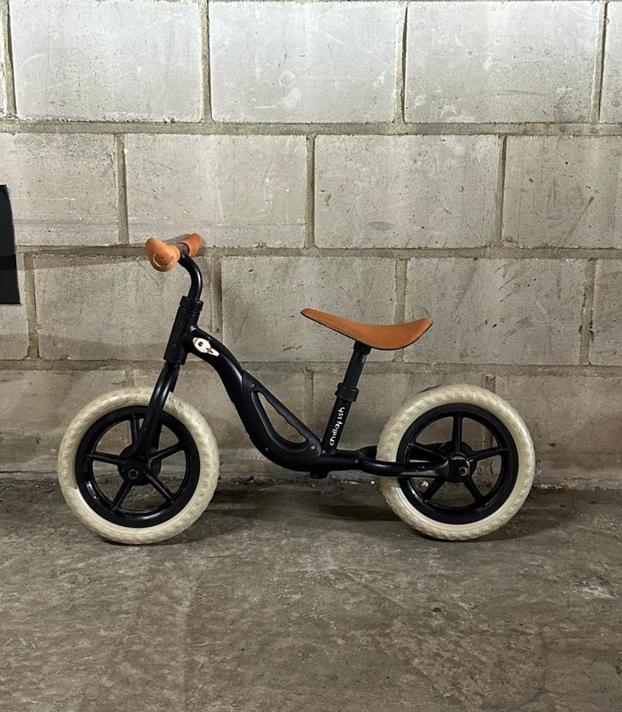 Loopfiets Chillafish 10', Kinderen en Baby's, Ophalen, Zo goed als nieuw