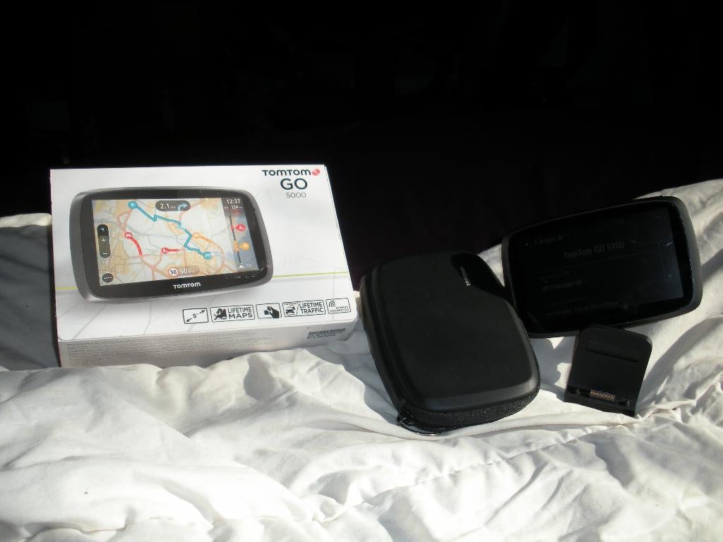 Gps TomTom GO 5000 SIM & DATA INCLUDED Sophistiqué intellige, Télécoms, Chargeurs de voiture, Enlèvement ou Envoi, Sans fil, Comme neuf