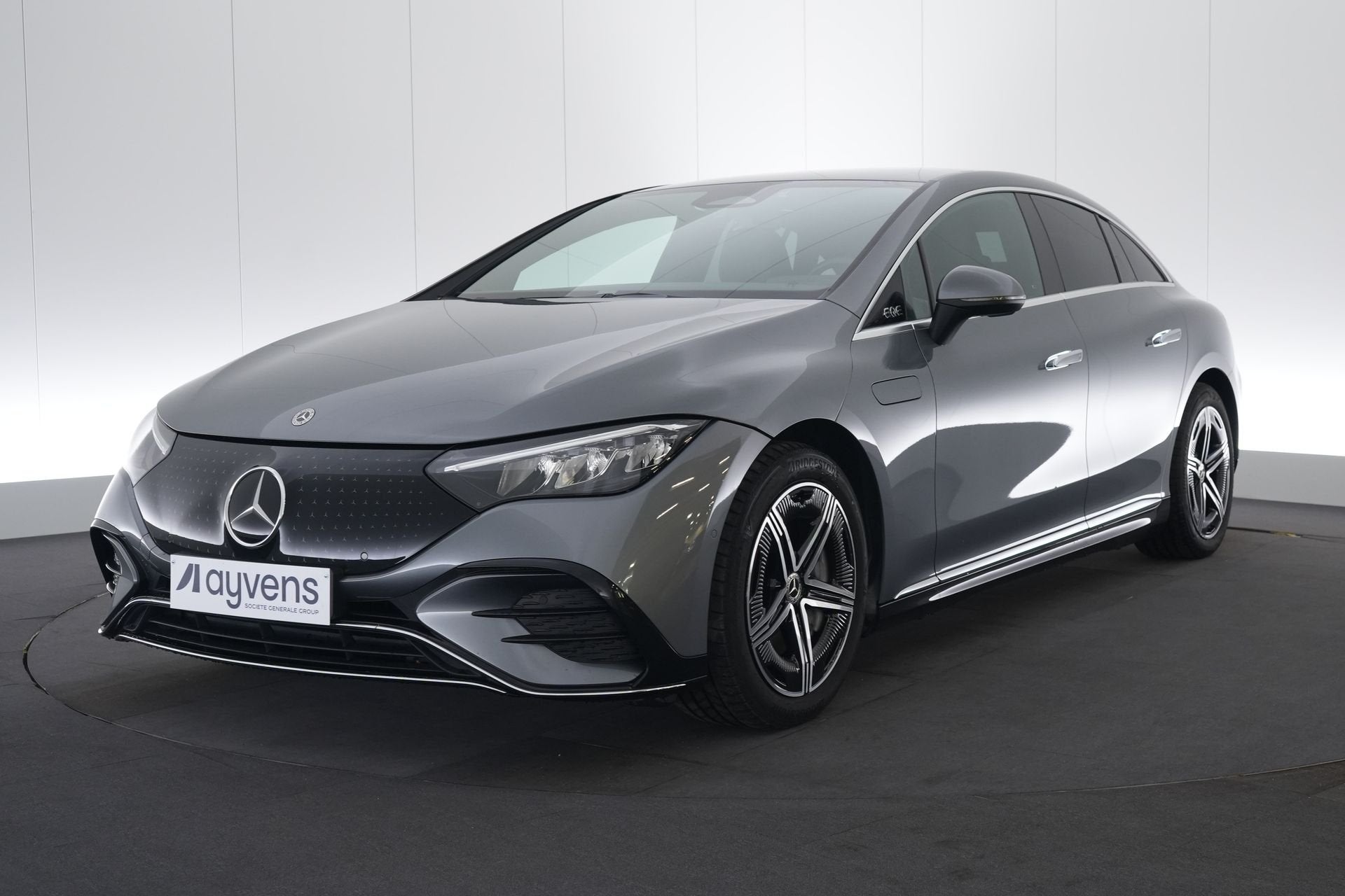 (2ECS482) MERCEDES-BENZ EQE, Autos, Argent ou Gris, Achat, Ordinateur de bord, Carnet d'entretien