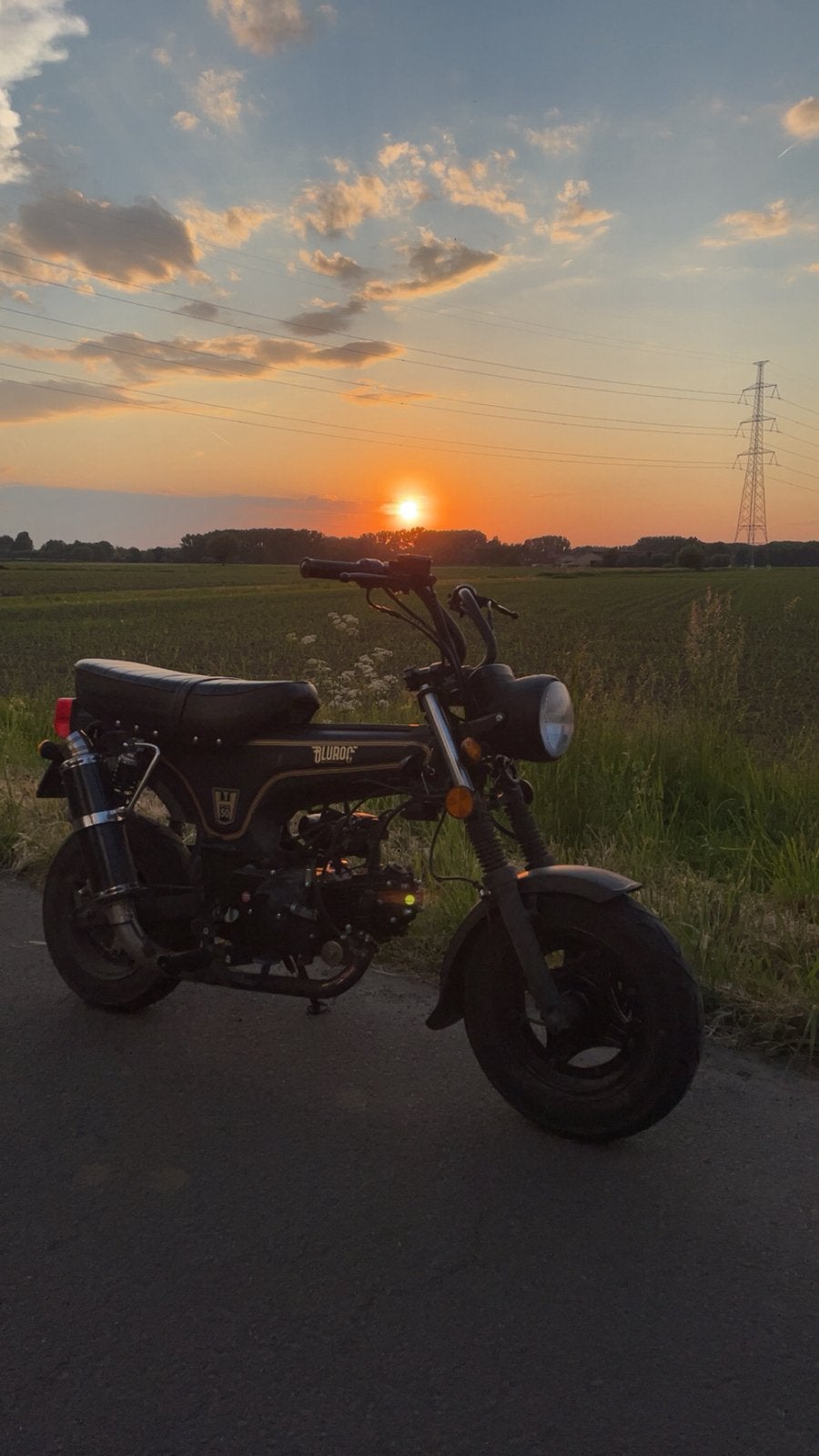 Dax Bluroc matt zwart 50cc B-klasse - 5000km, Fietsen en Brommers, Brommers | Honda, Ophalen, Overige modellen, Klasse B (45 km/u)