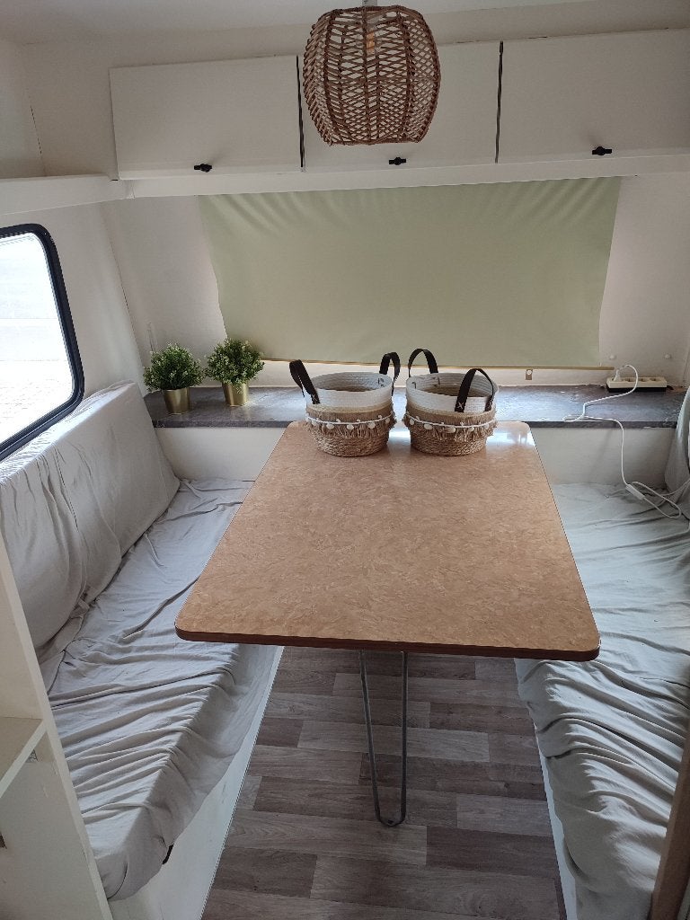 Caravan 4 personen burstner club bj 1991, Caravans en Kamperen, Standaardzit, 750 - 1000 kg, Particulier, Dwarsbed