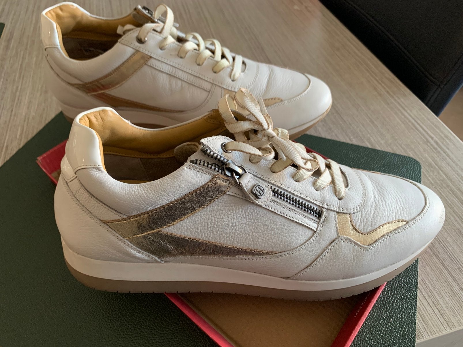 Sneakers Helioform dames maat 45, Ophalen, Zo goed als nieuw, Sneakers