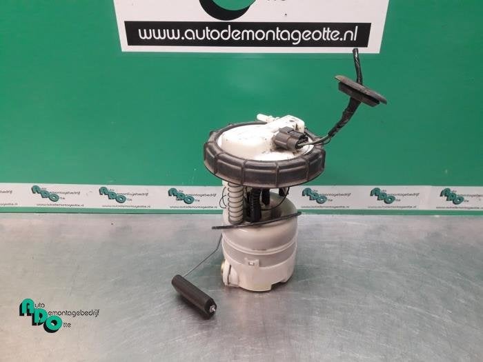 Brandstofpomp Elektrisch van een Renault Clio (Clio 3 06-), Gebruikt, -, Renault, -