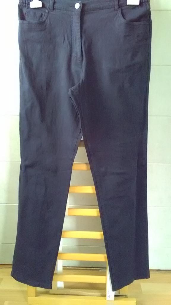 M&S Mode marineblauwe rechte broek EUR 44, Blauw, Maat 42/44 (L), Ophalen of Verzenden, Zo goed als nieuw