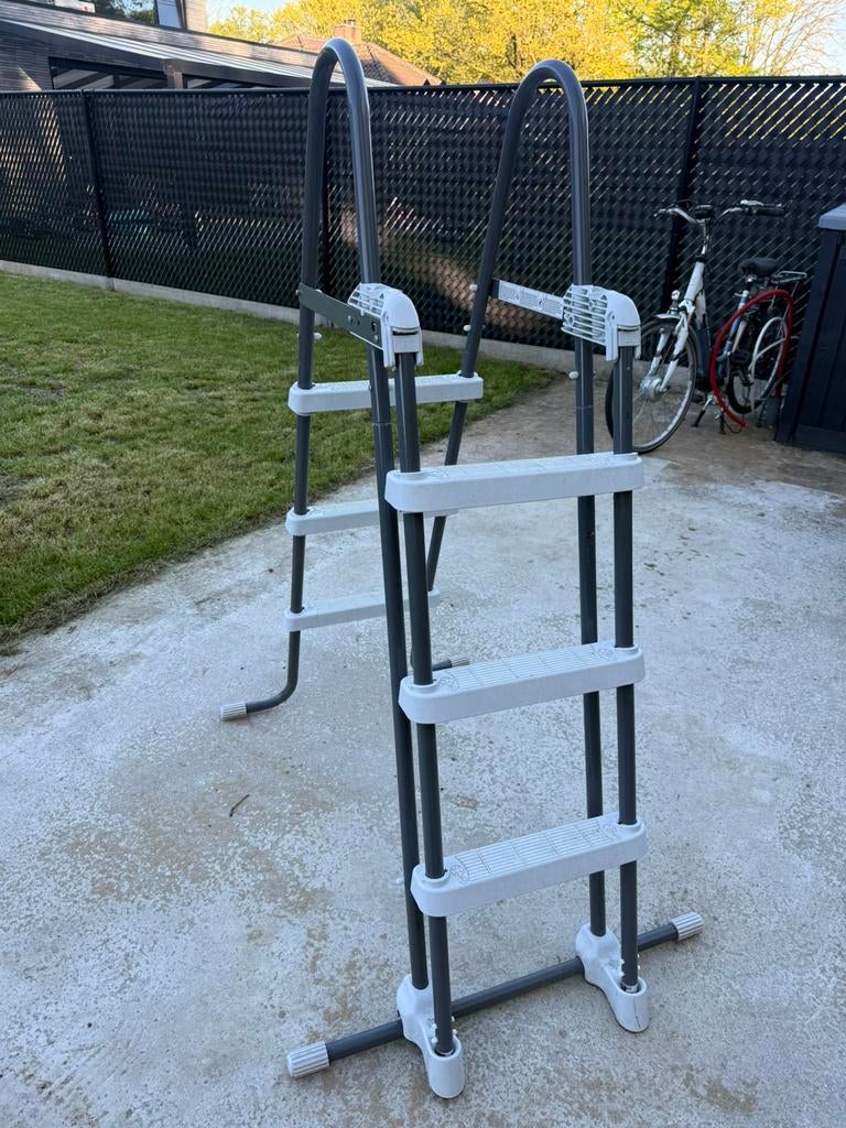 Intex zwembadladder, Ophalen, Zo goed als nieuw
