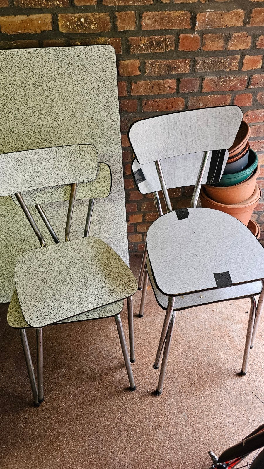Gratis tafel en 4 stoelen, Huis en Inrichting, Stoelen, Ophalen