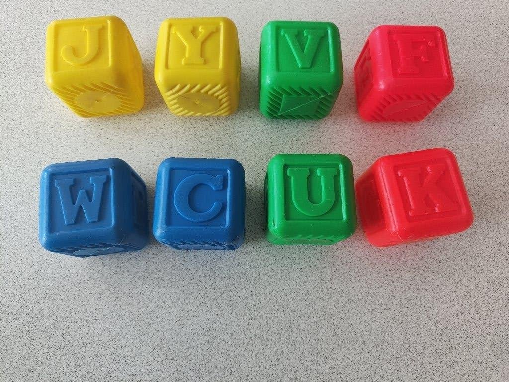 Blokken plastiek 6x6x6 cm, Kinderen en Baby's, Speelgoed | Babyspeelgoed, Ophalen, Zo goed als nieuw