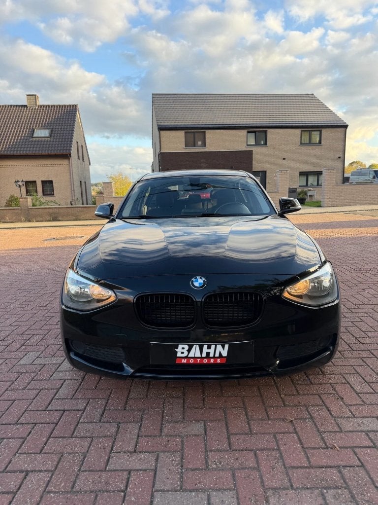BMW 1-serie, Auto's, 1 Reeks, https://public.car-pass.be/vhr/b4aef087-5930-48dc-82fa-4f6e67d790d5, Zwart, Bedrijf