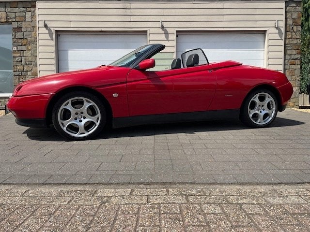 Alfa Romeo Spider *Rosso Alfa *Ancêtre*, Autos, 110 kW, Entreprise, Boîte manuelle, Spider