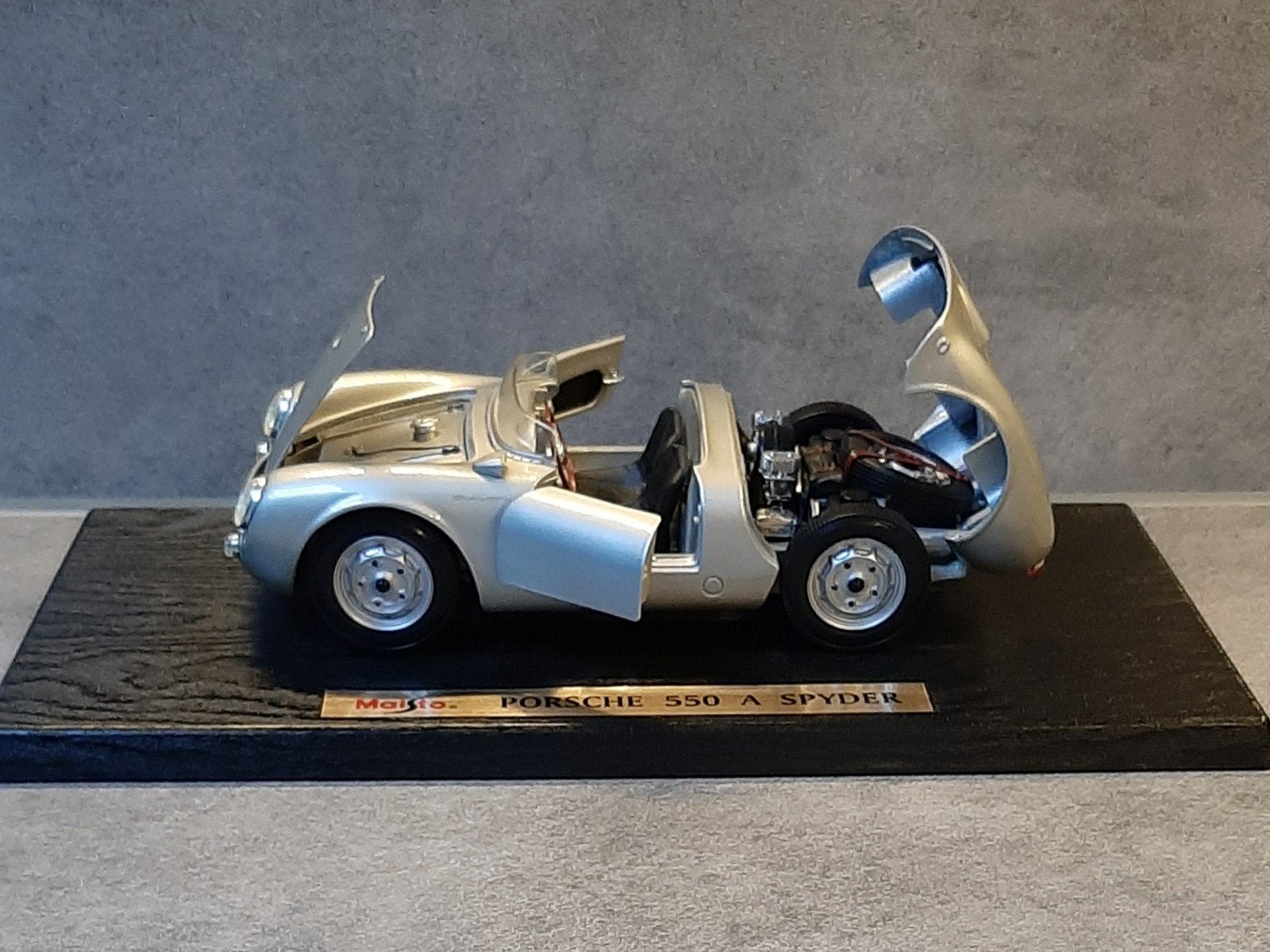 Maisto/ Porsche 550 A Spyder/Special Edition, Ophalen of Verzenden, Zo goed als nieuw, Auto, Maisto