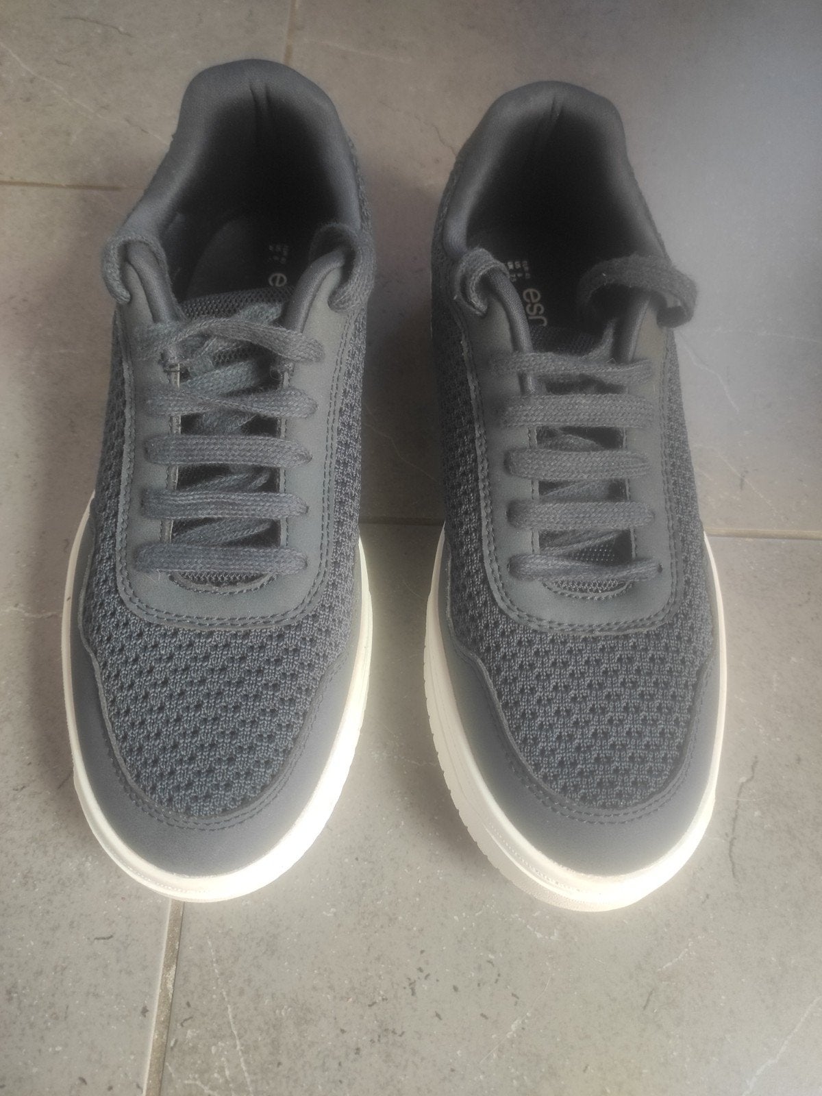 Baskets homme EUR 41 , mises  1 journée., Enlèvement